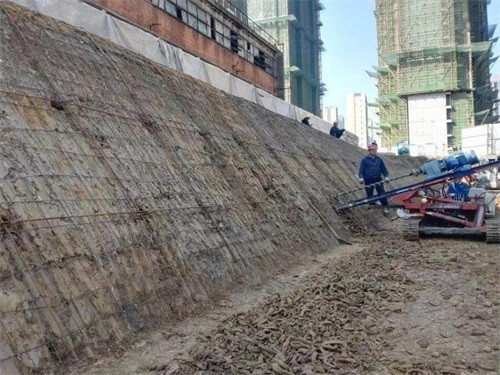 滨江建筑边坡支护