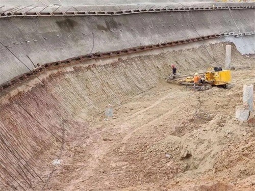 滨江基坑边坡加固